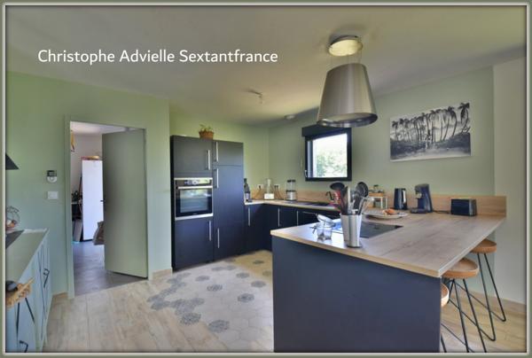 Maison ossature bois RT 2012, plain pied , 4 chambres, terrain de 6177 M2 en fond d'impasse avec belle vue