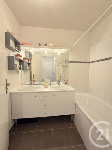 Appartement F3 à vendre  3 pièces - 63 m2 MARSEILLE - 13013