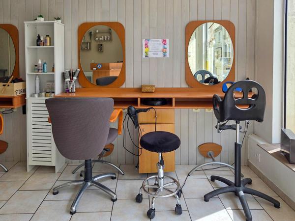 Salon de coiffure centre ville de Longué-Jumelles.