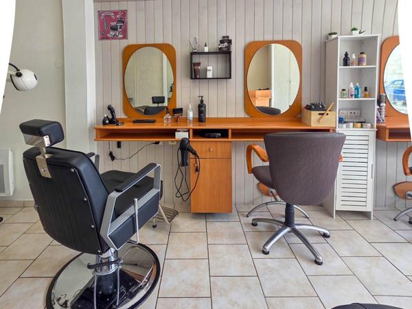 Salon de coiffure centre ville de Longué-Jumelles.