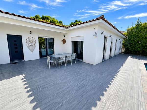 Villa de plain-pied à Aubord, 5 pièces avec jardin et piscine (VISITE VIRTUELLE SUR DEMANDE)
