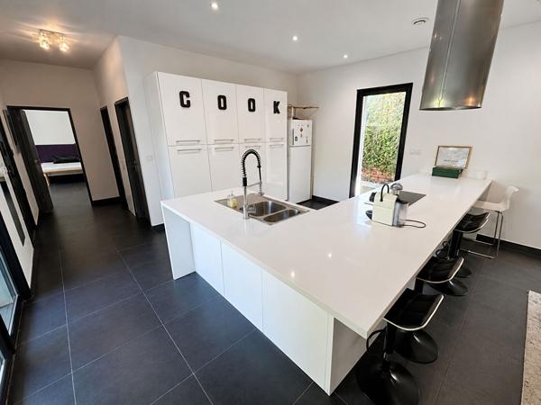 Villa de plain-pied à Aubord, 5 pièces avec jardin et piscine (VISITE VIRTUELLE SUR DEMANDE)