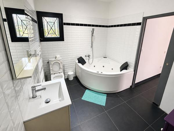 Villa de plain-pied à Aubord, 5 pièces avec jardin et piscine (VISITE VIRTUELLE SUR DEMANDE)