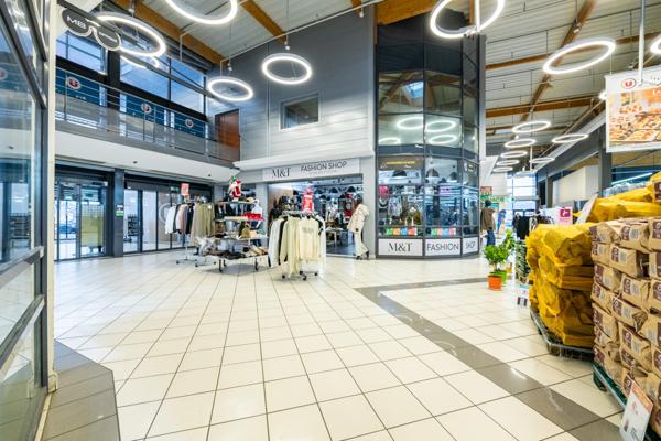 Draveil (91210) Fonds de commerce Prêt-à-porter 100 m² – Centre commercial Super U Draveil