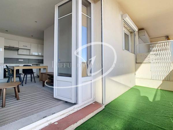 2 P en dernier étage avec terrasse à Nice Ouest