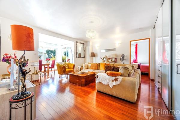 13012/ Appartement/ Résidence piscine jardin / Stationnement