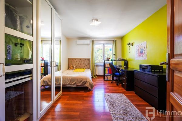 13012/ Appartement/ Résidence piscine jardin / Stationnement