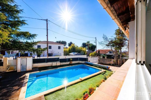 13012/ Appartement/ Résidence piscine jardin / Stationnement