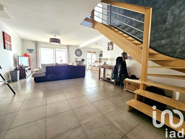 Maison 4 pièces de 104 m² à Alénya (66200)