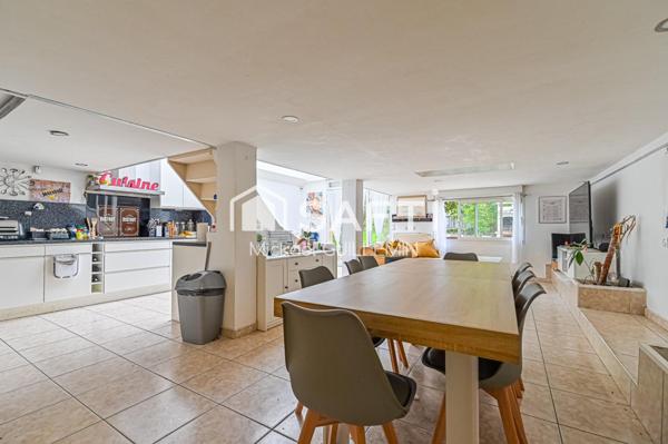 RARE SUR LE SECTEUR – Maison 230 m² + dépendance !