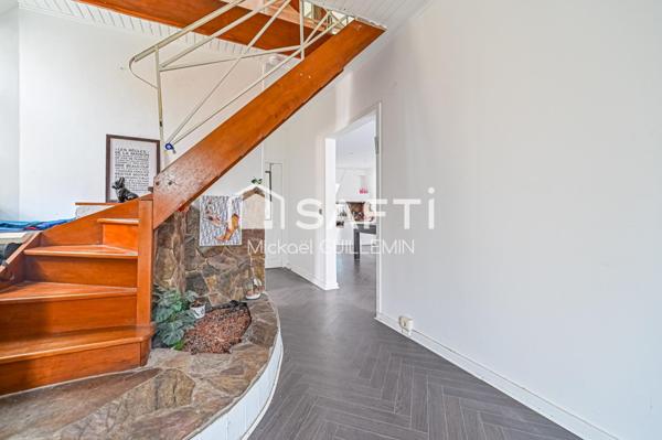 RARE SUR LE SECTEUR – Maison 230 m² + dépendance !