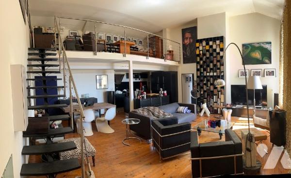 Saint-Etienne centre, appartement type loft, 134 m2, 2 chambres,  bon état, DPE : C, 170 000 €