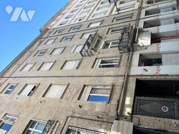 Saint-Etienne centre, appartement type loft, 134 m2, 2 chambres,  bon état, DPE : C, 170 000 €
