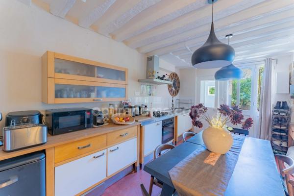 AUVERS-SUR-OISE, VAL D’OISE (95) : Maison atypique - 104 m² habitables (129 m² au sol) – 5 pièces principales - cave troglodyte - jardin