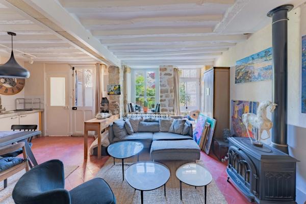 AUVERS-SUR-OISE, VAL D’OISE (95) : Maison atypique - 104 m² habitables (129 m² au sol) – 5 pièces principales - cave troglodyte - jardin