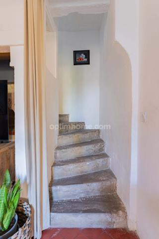 AUVERS-SUR-OISE, VAL D’OISE (95) : Maison atypique - 104 m² habitables (129 m² au sol) – 5 pièces principales - cave troglodyte - jardin