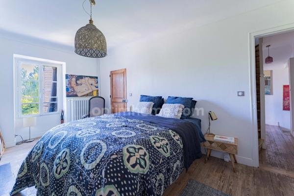 AUVERS-SUR-OISE, VAL D’OISE (95) : Maison atypique - 104 m² habitables (129 m² au sol) – 5 pièces principales - cave troglodyte - jardin