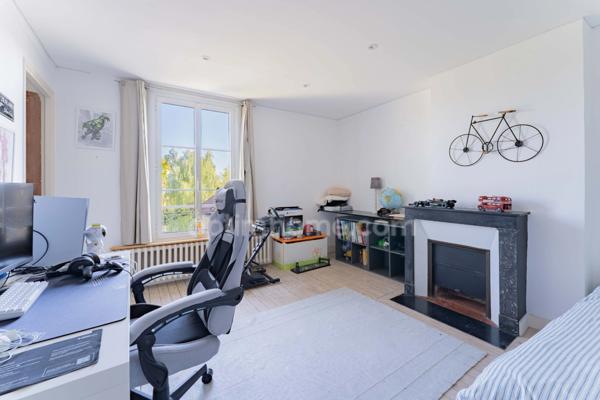 AUVERS-SUR-OISE, VAL D’OISE (95) : Maison atypique - 104 m² habitables (129 m² au sol) – 5 pièces principales - cave troglodyte - jardin