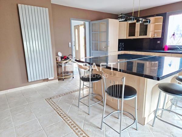 Maison familiale de 5 chambres sur 1500 m2 de terrain arboré et clos