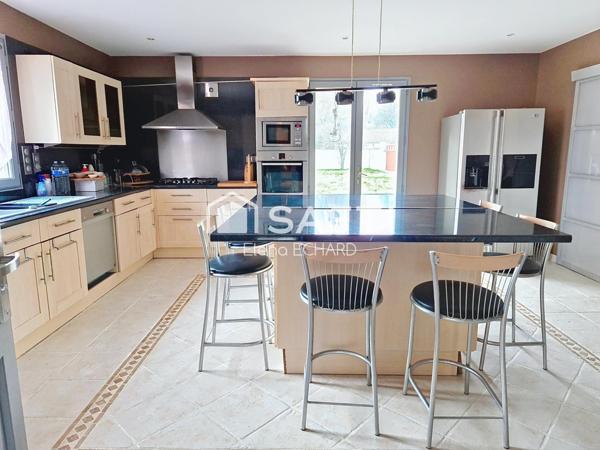 Maison familiale de 5 chambres sur 1500 m2 de terrain arboré et clos