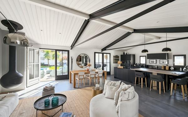 Maison à vendre    5 pièces •  Le Bois-Plage-en-Ré