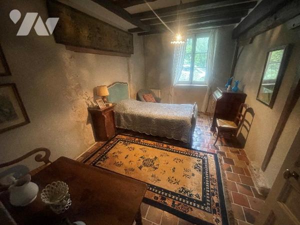 À MONT-PRES-CHAMBORD