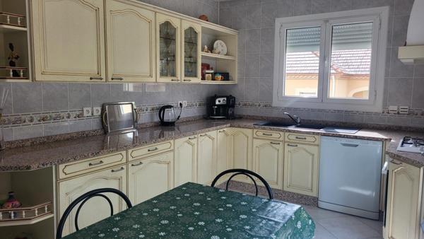 grande maison familiale avec piscine proche de Pau