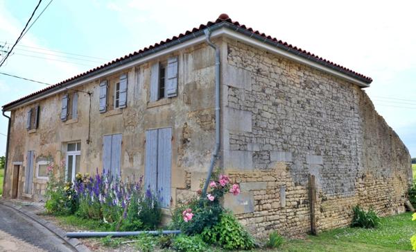 LONGÈRE DE CHARME DE 123M2 À RÉNOVER , VUE DEGAGEE – POTENTIEL GÎTE TOURISTIQUE