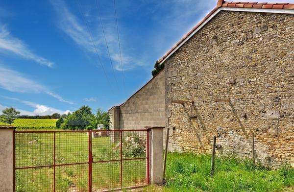 LONGÈRE DE CHARME DE 123M2 À RÉNOVER , VUE DEGAGEE – POTENTIEL GÎTE TOURISTIQUE