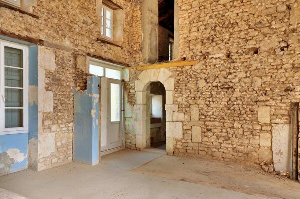 LONGÈRE DE CHARME DE 123M2 À RÉNOVER , VUE DEGAGEE – POTENTIEL GÎTE TOURISTIQUE