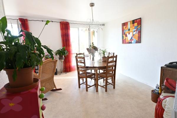 Appartement au dernier étage avec balcon plein sud