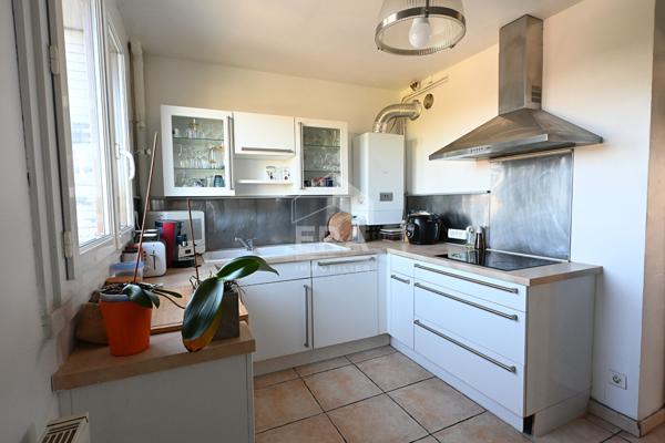 Appartement au dernier étage avec balcon plein sud