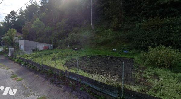 Un terrain situé à GIVET (08600), 9003 rue André Bouzy, de 683 m² sur lequel est édifié un garage