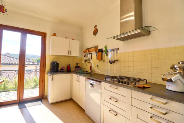 VILLA FAMILIALE DE 243M2 AVEC JARDIN PUIT ATELIER