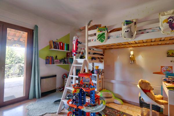 VILLA FAMILIALE DE 243M2 AVEC JARDIN PUIT ATELIER