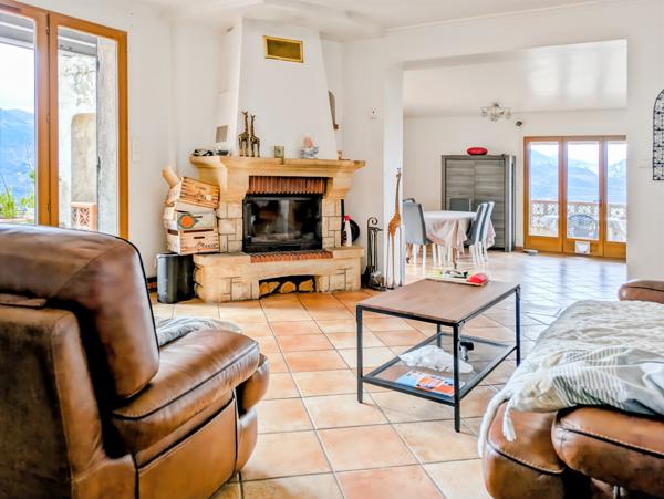 Saint-Martin-du-Var (06670) MAISON INDIVIDUELLE DE 141 M2 - PLEIN SUD - VUE DEGAGEE