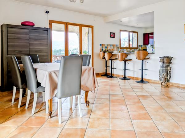 Saint-Martin-du-Var (06670) MAISON INDIVIDUELLE DE 141 M2 - PLEIN SUD - VUE DEGAGEE