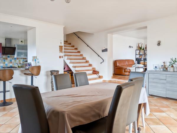 Saint-Martin-du-Var (06670) MAISON INDIVIDUELLE DE 141 M2 - PLEIN SUD - VUE DEGAGEE