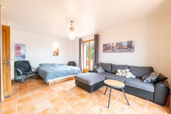 Saint-Martin-du-Var (06670) MAISON INDIVIDUELLE DE 141 M2 - PLEIN SUD - VUE DEGAGEE