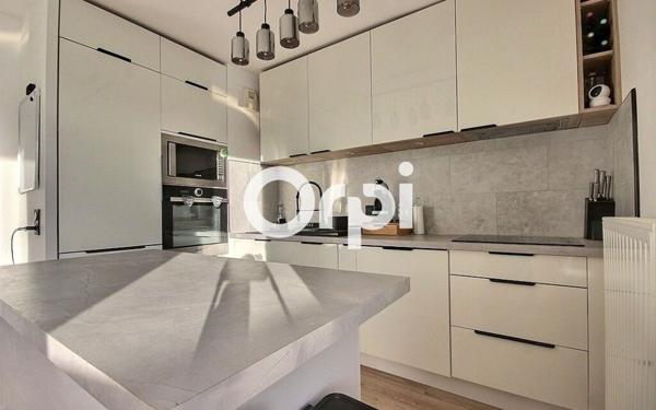 Appartement à vendre    3 pièces • 593 m2 Trappes