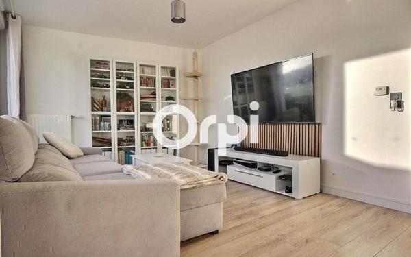 Appartement à vendre    3 pièces • 593 m2 Trappes