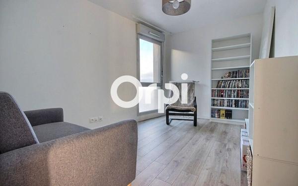 Appartement à vendre    3 pièces • 593 m2 Trappes