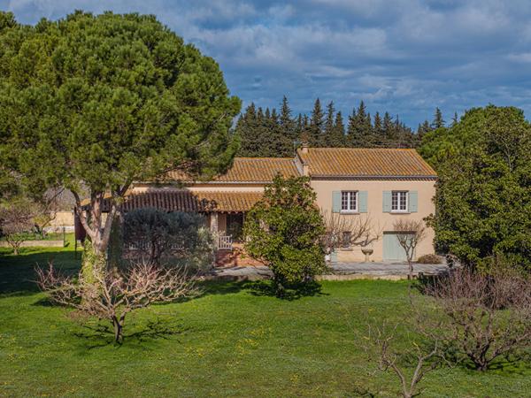 Spacieuse maison à vendre à Sarrians avec piscine et terrain de 5200 m²
