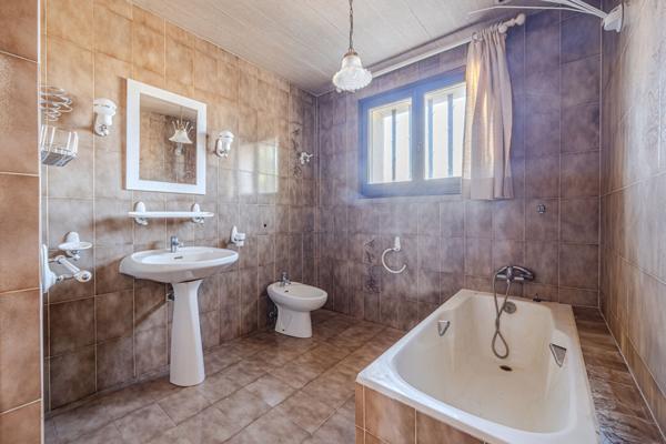 Spacieuse maison à vendre à Sarrians avec piscine et terrain de 5200 m²