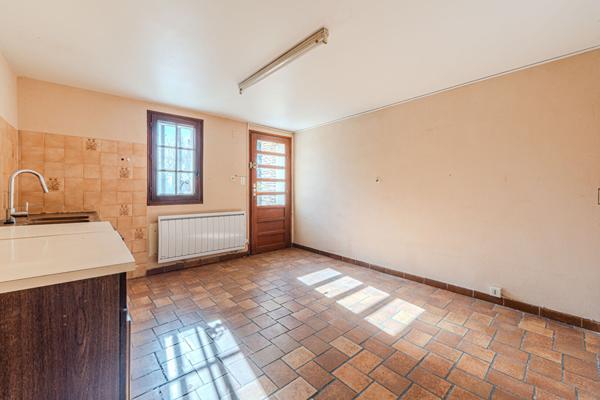 Spacieuse maison à vendre à Sarrians avec piscine et terrain de 5200 m²