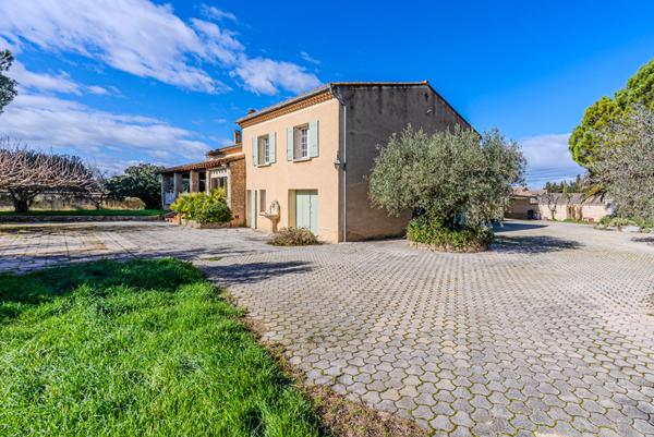Spacieuse maison à vendre à Sarrians avec piscine et terrain de 5200 m²