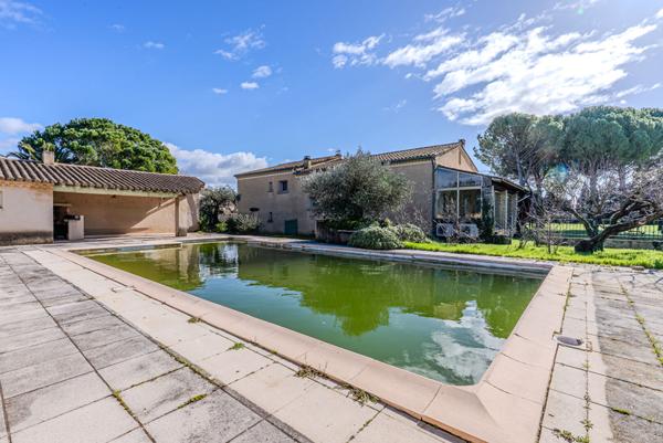 Spacieuse maison à vendre à Sarrians avec piscine et terrain de 5200 m²