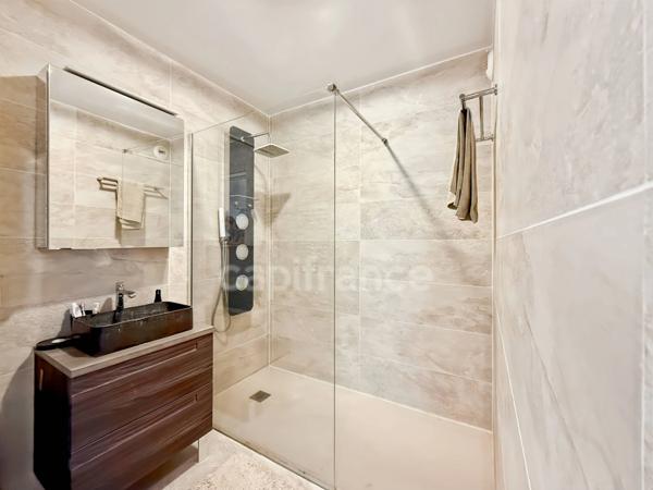 Appartement à vendre 3 pièces DIVONNE LES BAINS (01) - 91m2 - jardin (350m2), cave (10m2), garage (21m2)