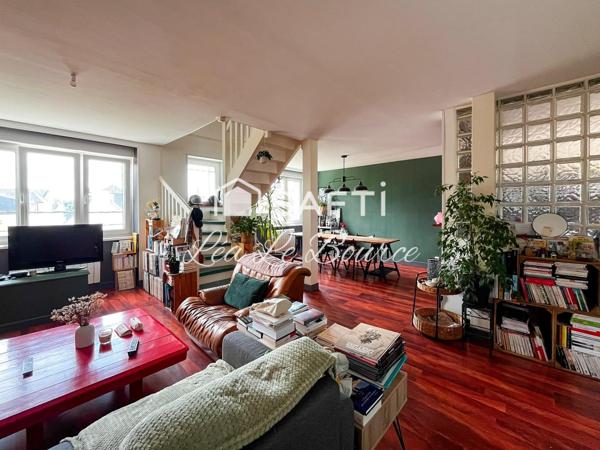 EXCLUSIVITÉ – DUPLEX DE CARACTÈRE DE 97 m² – DERNIER ÉTAGE