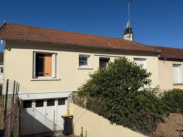 Dans le centre de DANGE SAINT ROMAIN pour investisseur